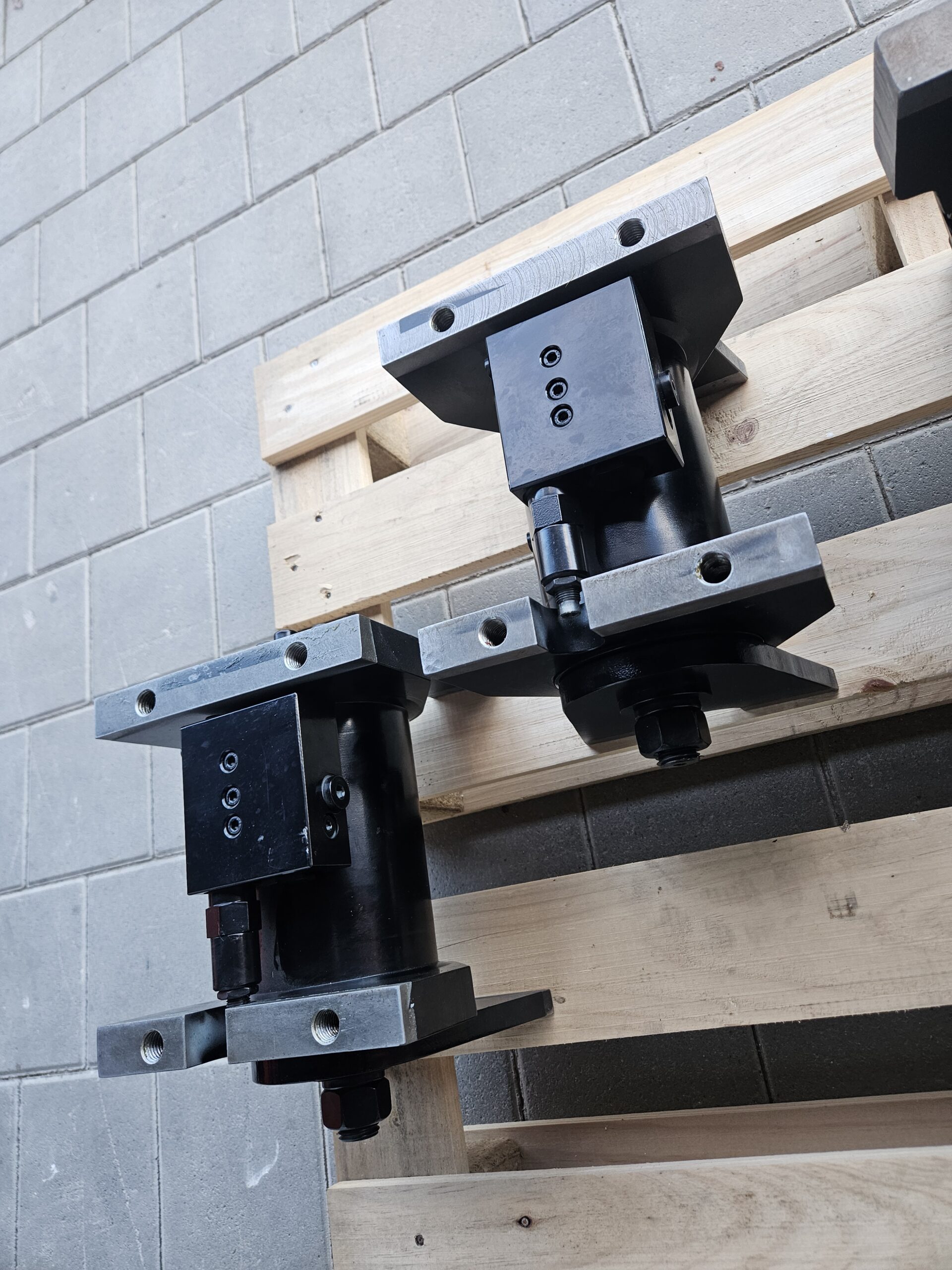 HÄNER Tilt 1-12t Rohling Schwenkmotor – Bild 11