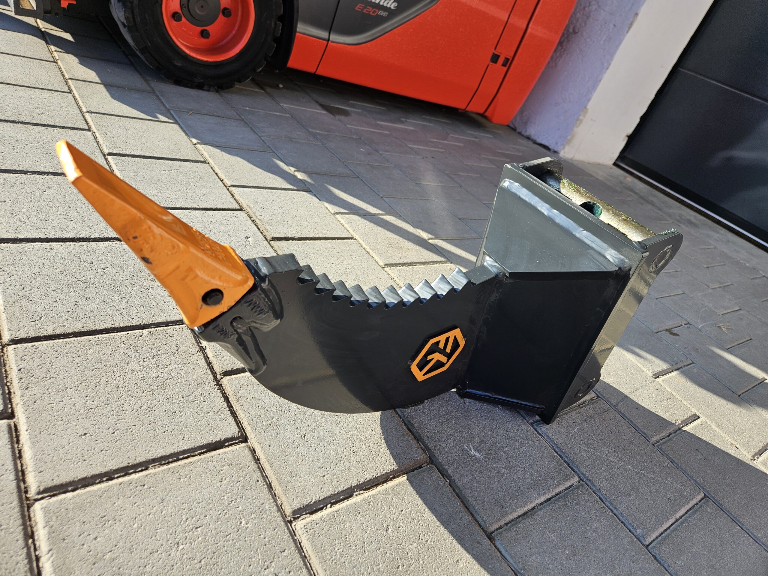 FK Machinery Reißzahn EFA-B 1-1,9t MS01 Symlock – Bild 6