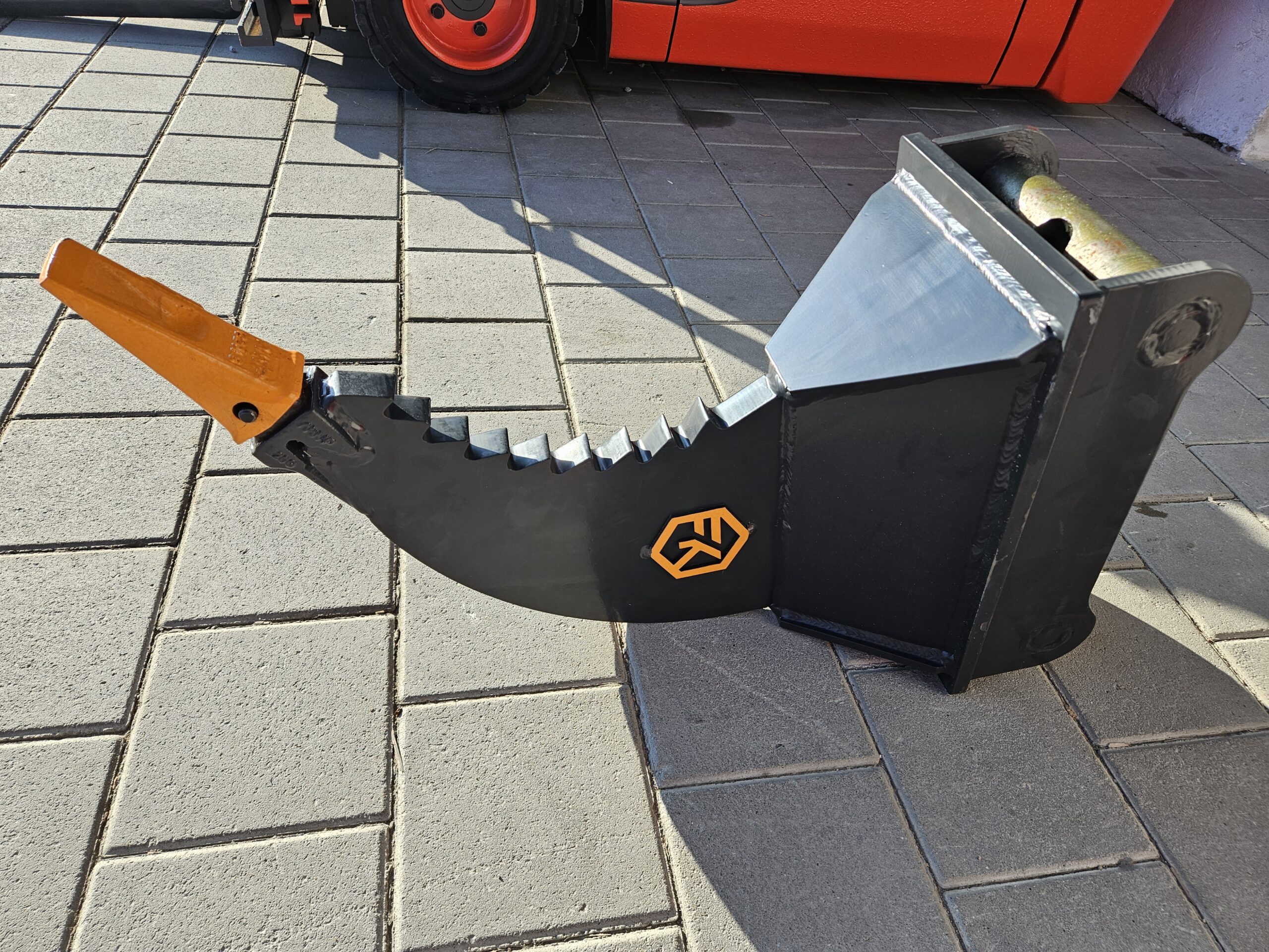 FK Machinery Reißzahn EFB-B 1,8-3,5t MS03 Symlock Zahnung – Bild 6